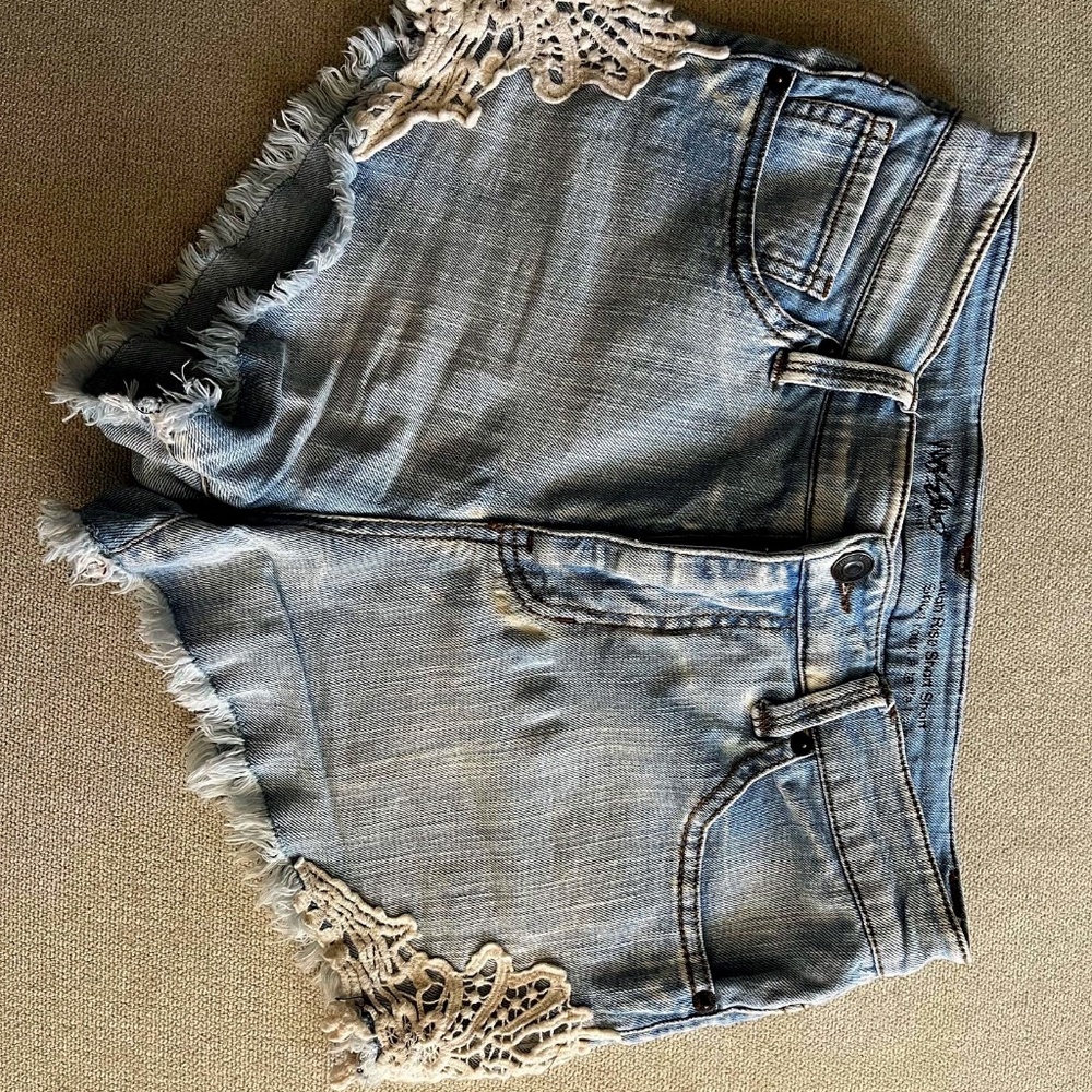 Light Blue Moschino High Rise Short Short ***CUTE FLORAL SIDE DETAIL***